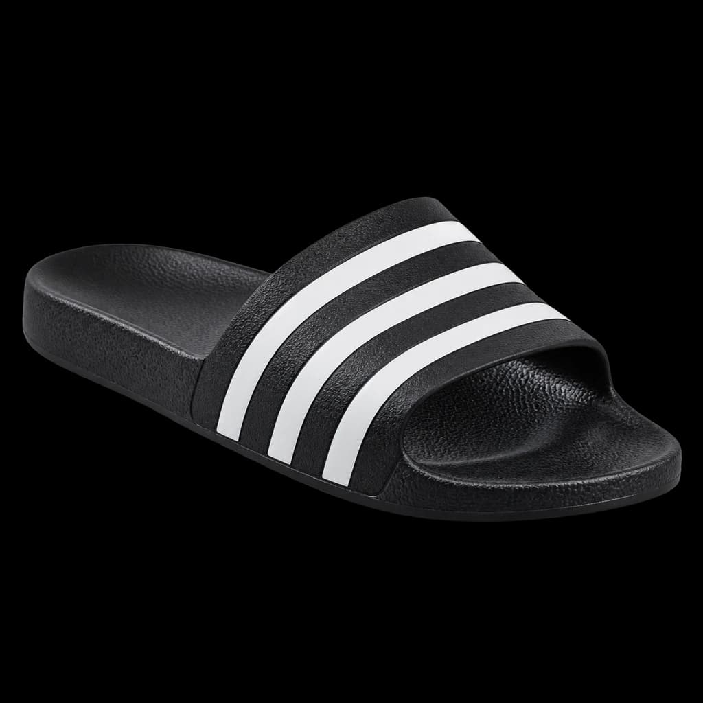 Redaktionelle KI-Illustration: adidas Unisex Adilette Aqua SlidesRUTSCHEN
